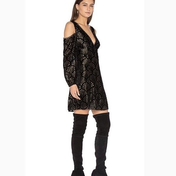 Alice + Olivia Aria Cold Shoulder Black Velvet Holiday Christmas Mini Dress 4 S - Picture 3 of 13
